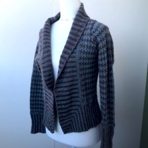 Vintage 90s Y2K Light Blue and Brown Print Knit Long Sleeve Shrug Cardigan